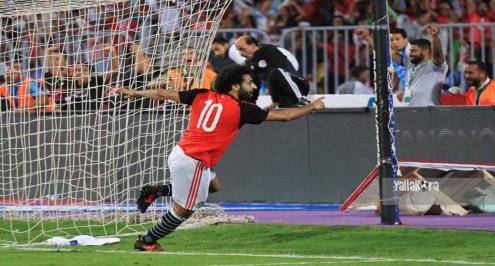 مدرب روسيا يفسر مقارنته لصلاح بميسي.. ويؤكد: سافرت إنجلترا لمتابعته